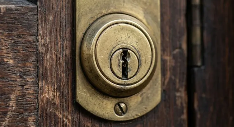 Serrurier d'urgence : comment éviter les arnaques à l'ouverture de porte